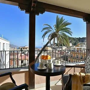 Le Chevalier 2*, Taormina Italia